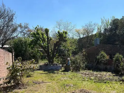 CASA CON MUY BUEN LOTE  EN SANTO TOMÉ