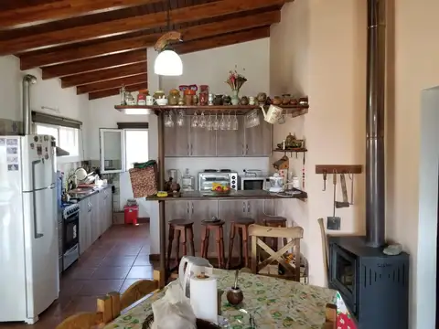 Casa 2 ambientes con 2 baños