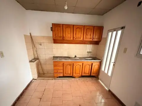 Casa 4 ambientes con 1 baño