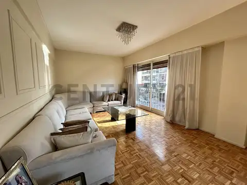 VENTA DEPARTAMENTO 4 AMBIENTES CON DEPENDENCIA Y DOBLE BALCON EN FLORES