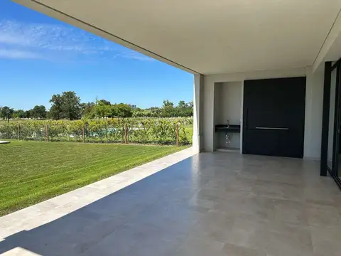Casa 4 ambientes con 3 baños