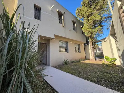 Depto Tipo Casa en Venta de 3 ambientes