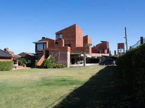 VENTA BUNGALOW EN COMPLEJO CERRADO SANTA CLARA 