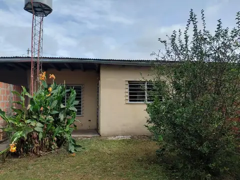 Casa 3 ambientes con 1 baño