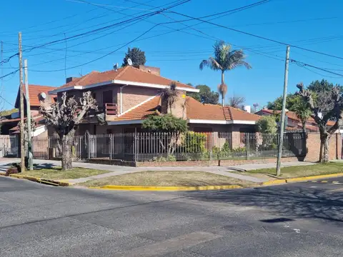 CASA EN EXCELENTE UBICACION NUEVO VALOR!!!!!!