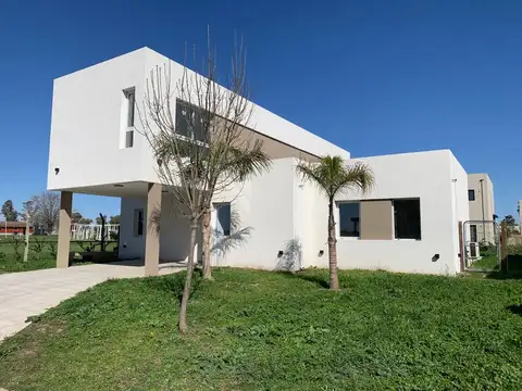 Casa en Venta en Santo Tomas con Pileta!! - Pilar