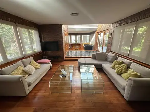 Casa en Alquiler en Club El Carmen, USD 2.200