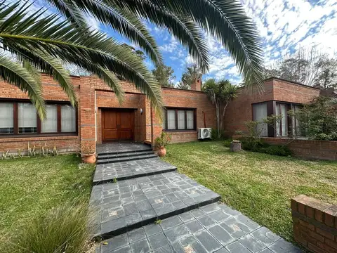 Casa en Alquiler de 4 dormitorios