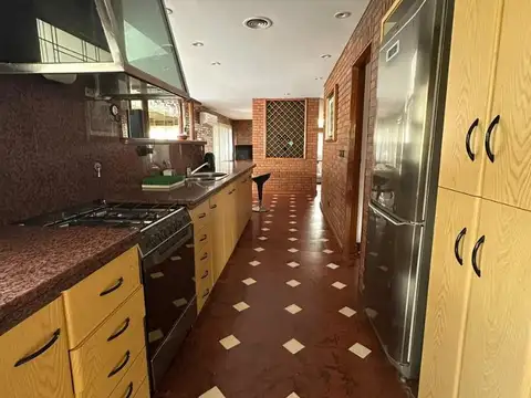 Casa en Alquiler en Club El Carmen, USD 2.200