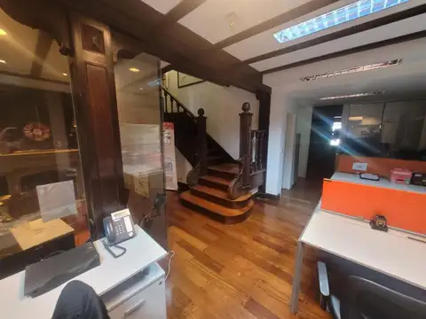 Oficina en Venta con 4 cocheras