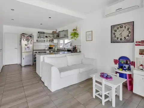 Casa en alquiler en Los Tacos, Pilar, 3 dormitorios jardin y pileta