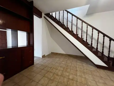 Depto Tipo Casa en Alquiler de 3 ambientes
