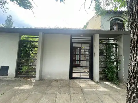 Casa en venta Ituzaingó norte.