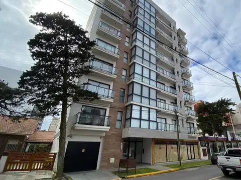 DEPARTAMENTO MONOAMBIENTE CON COCHERA - INMEJORABLE UBICACIÓN
