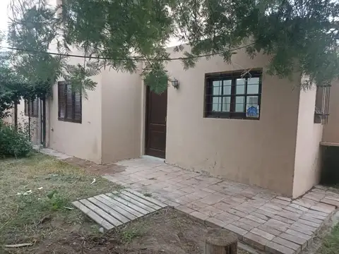 CASA EN ALQUILER EN BARRIO CHACRAS DE MATEO PLOTTIER 
