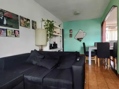 Departamento 4 ambientes con 2 baños