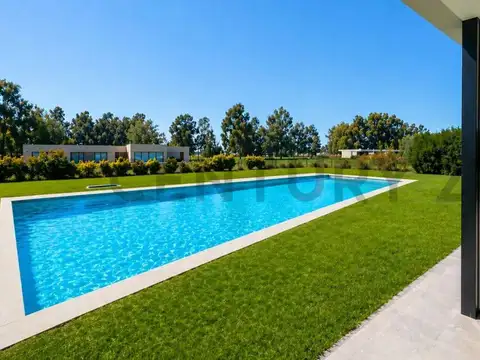 Casa en venta en Campos de Roca ll