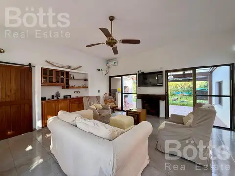 Casa en Alquiler con 2 cocheras