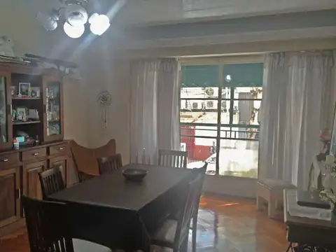 VENTA ALMAGRO 4 AMB  FRENTE/ BALCON