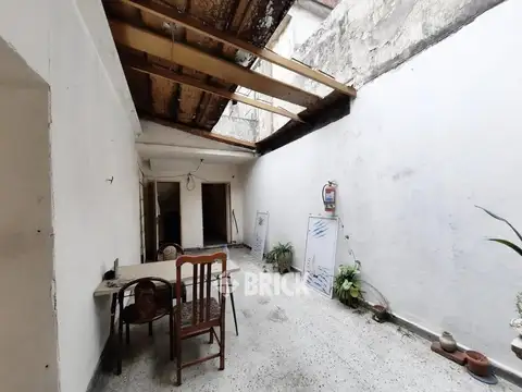 Casa 4 ambientes con 1 baño