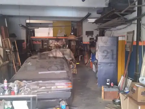 Venta  Galpón /Deposito en Versalles