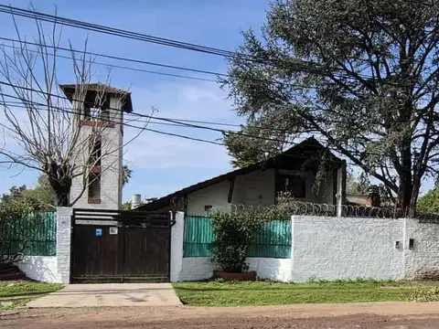 Venta  Casa Quinta 4 AMBIENTES en Moreno
