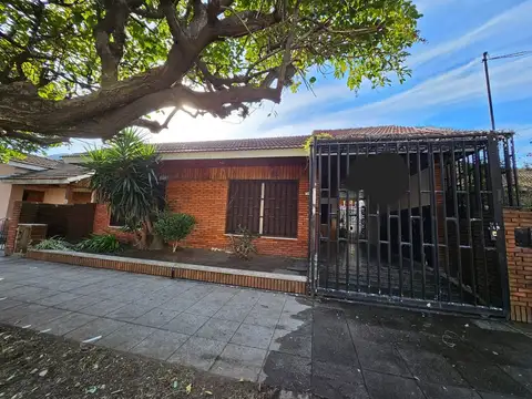 Casa 4 ambientes en venta en Lomas de Zamora