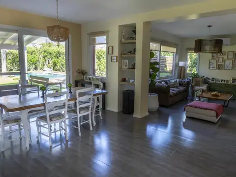 Casa en Venta 6 Ambientes en Barrio Haras Santa María Escobar GBA Norte