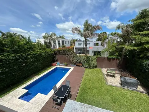 Casa 7 ambientes con 3 baños