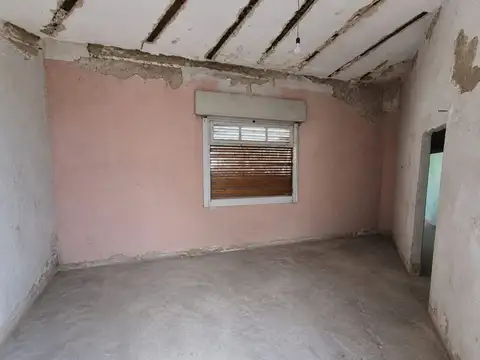 Casa 4 ambientes con 1 baño