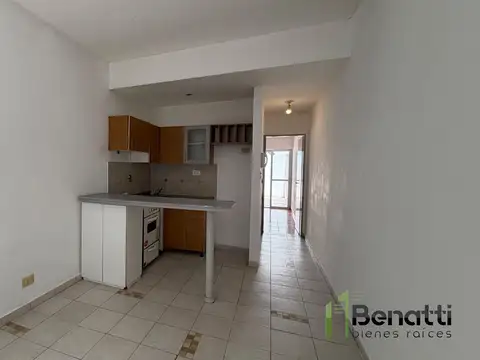 Dpto. 2 ambientes en PB con patio en alquiler