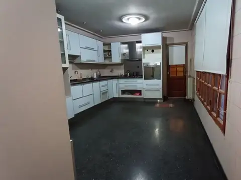 Casa en Alquiler con 1 cochera