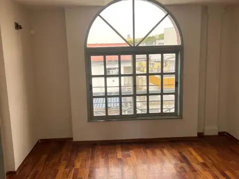 Departamento en Alquiler en Villa Raffo, $ 1.690.000