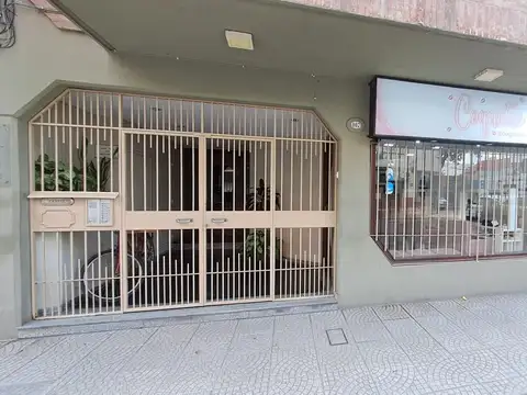 Venta local comercial barrio norte con baulera