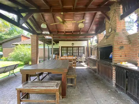 Casa 7 ambientes con 3 baños