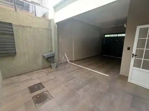 Depto Tipo Casa en Venta con 1 cocheras