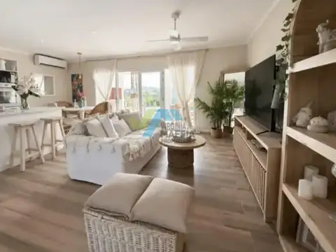 Casa 5 ambientes con 3 baños