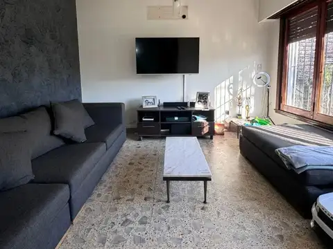 Venta Amplia Casa Parque Y Pileta