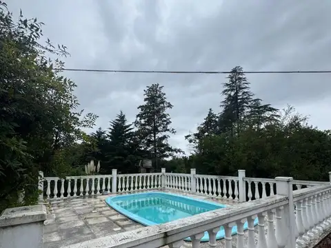 Casa 5 ambientes con 4 baños