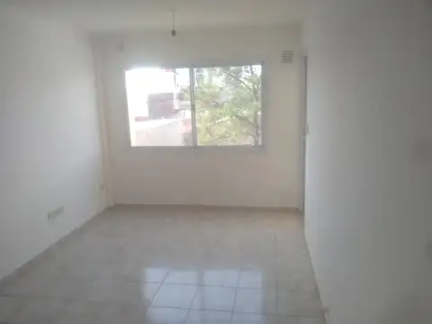 Departamento 5 ambientes con 1 baño