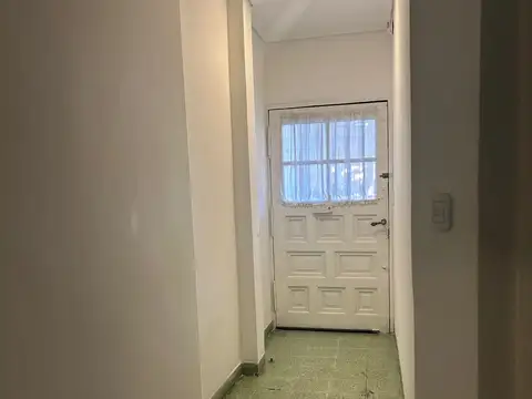Moron 4000, Piso PB