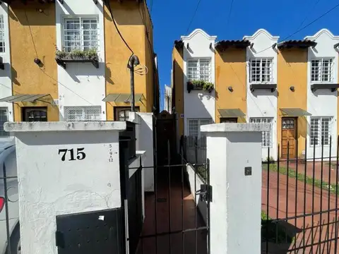Departamento de 2 ambientes con patio en Bernal Oeste