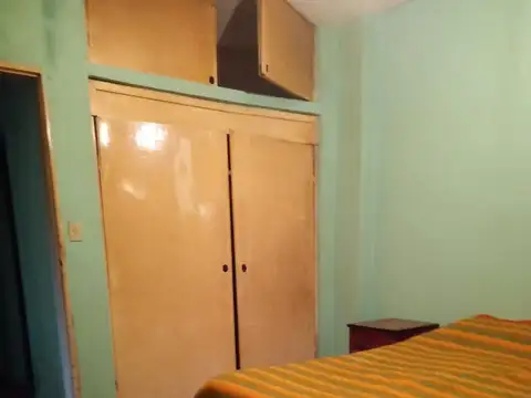 Casa 7 ambientes con 2 baños