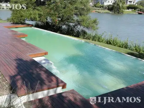 Casa 6 ambientes con 2 baños