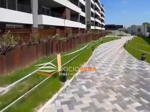 Oficina en Alquiler con 1 cochera