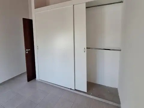Casa en Alquiler en Melchor Romero, $ 850.000