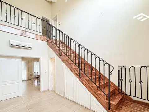 Casa en Venta en Los Naranjos, USD 425.000