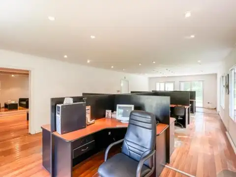 Casa 8 ambientes con 8 baños