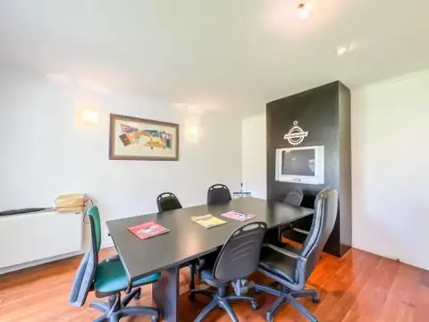 Casa en Venta con 10 cocheras