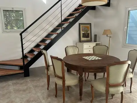 Casa 5 ambientes con 4 baños